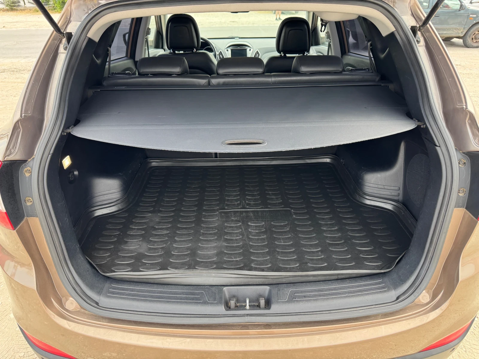 Hyundai IX35 2.0 CRDI NAVI 4X4, снимка 12 - Автомобили и джипове - 55129488