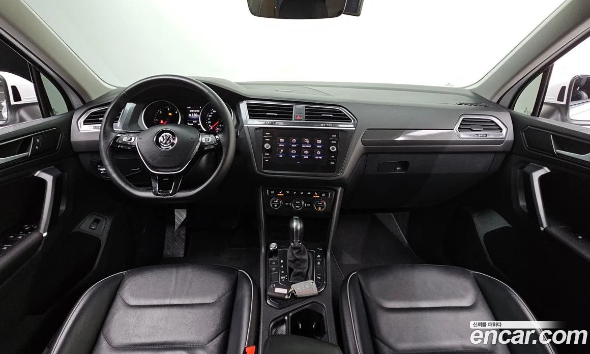 VW Tiguan 2.0 TDI Premium, снимка 10 - Автомобили и джипове - 56122271