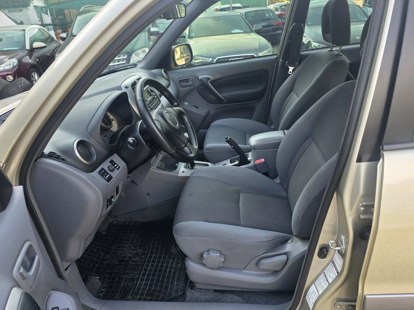 Toyota Rav4 2.0i Газ/Бензин , снимка 8 - Автомобили и джипове - 56464067