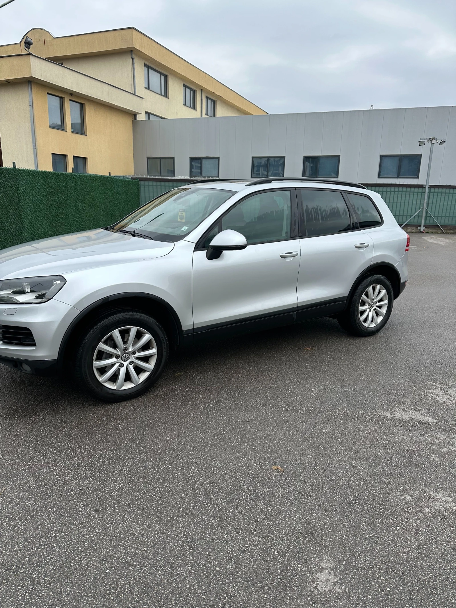 VW Touareg, снимка 2 - Автомобили и джипове - 56567310