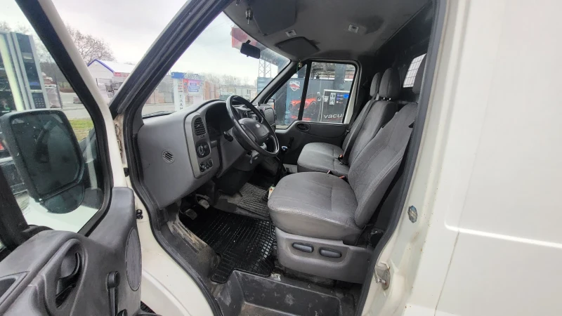 Ford Transit 100T3000, снимка 8 - Бусове и автобуси - 48234652