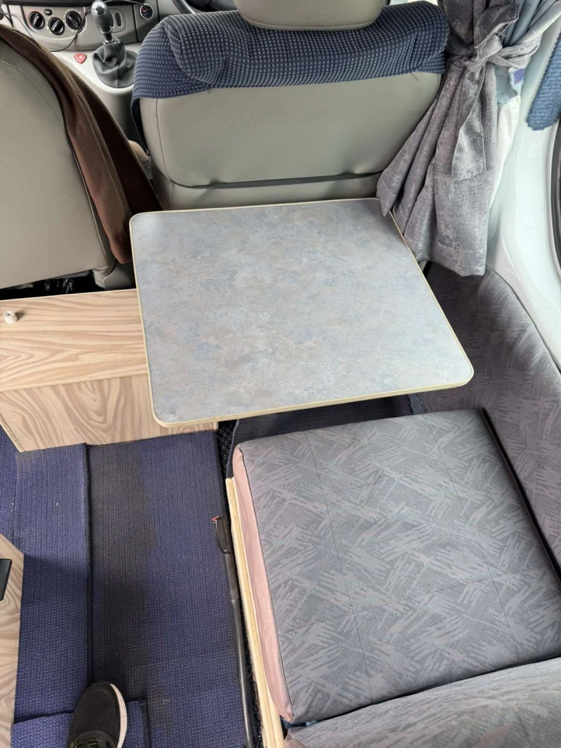 Кемпер Renault Trafic, снимка 9 - Каравани и кемпери - 52096334