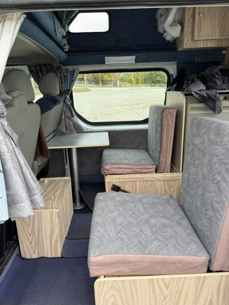 Кемпер Renault Trafic, снимка 16 - Каравани и кемпери - 52096334