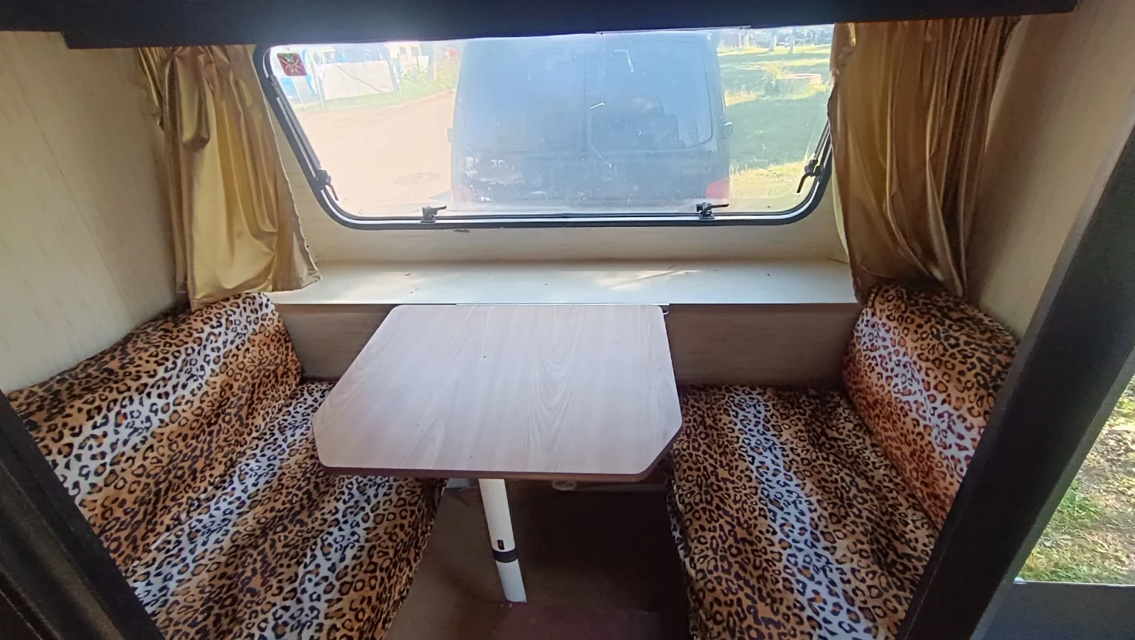 Каравана Knaus 450, снимка 3 - Каравани и кемпери - 54409166