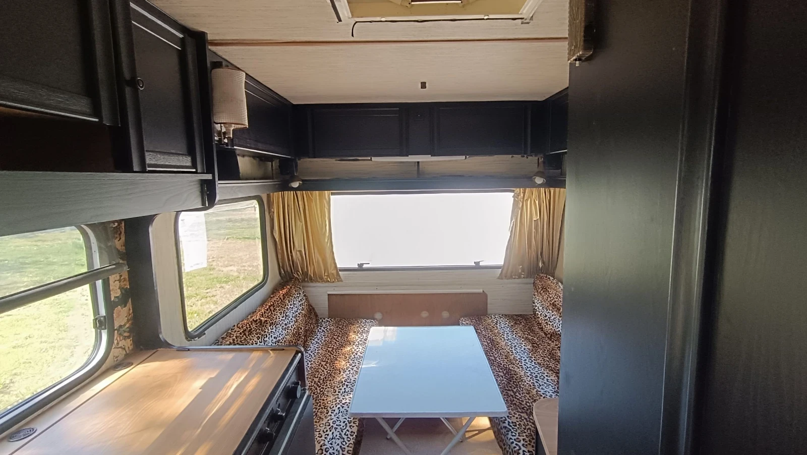 Каравана Knaus 450, снимка 5 - Каравани и кемпери - 54409166
