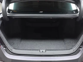 Honda Accord 2.0 Hybrid Touring, снимка 16