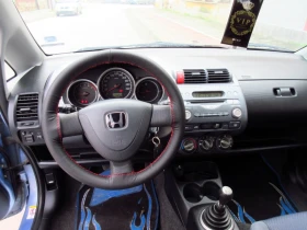 Honda Jazz 1.4i, снимка 10 - Автомобили и джипове - 53360550