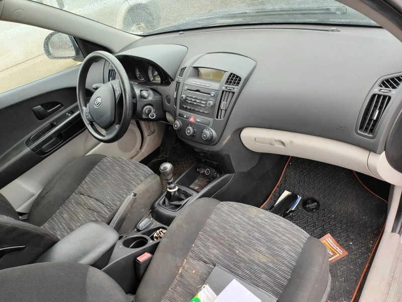 Kia Ceed 1.4 16v, снимка 7 - Автомобили и джипове - 44746535