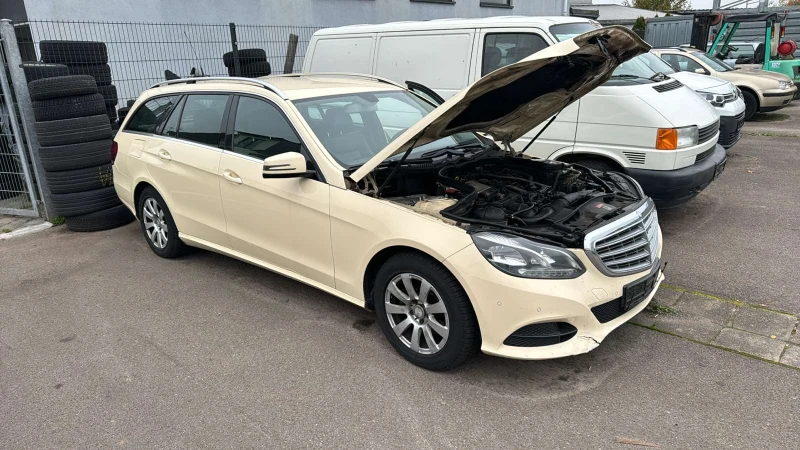 Mercedes-Benz E 200, снимка 1 - Автомобили и джипове - 48179028