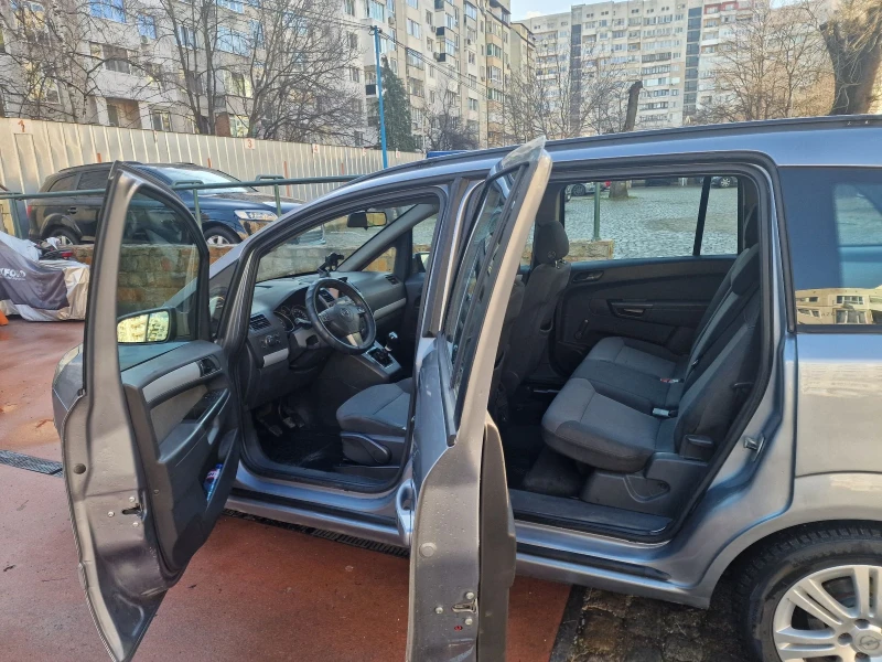 Opel Zafira 1.9 cdti 120 k.c, снимка 3 - Автомобили и джипове - 48771313