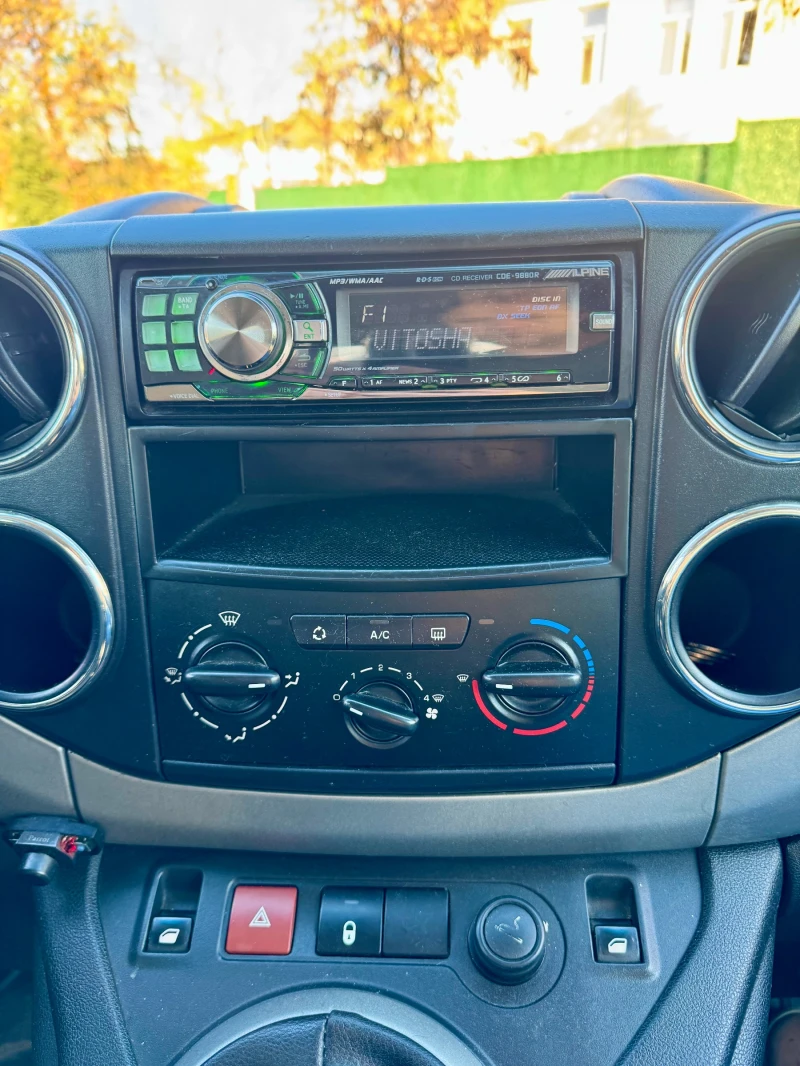 Peugeot Partner 1.6 HDI 5 места, снимка 16 - Автомобили и джипове - 52429071