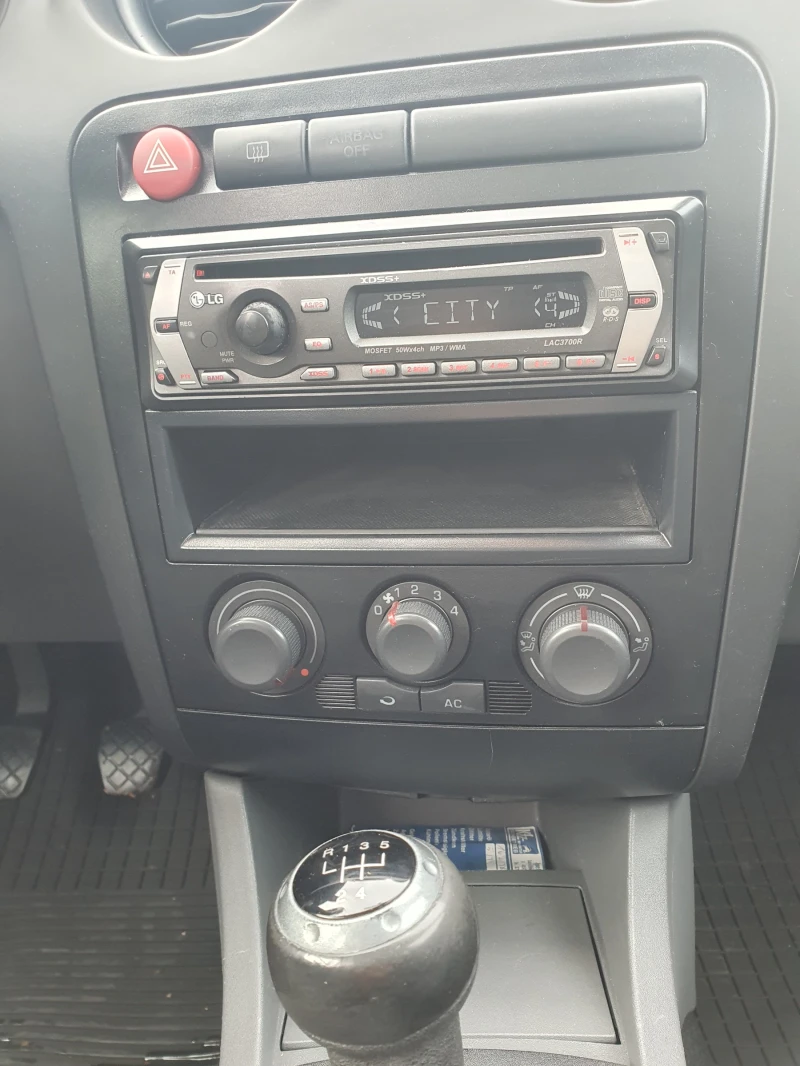 Seat Cordoba 1, 4 i, klima, снимка 13 - Автомобили и джипове - 52501954