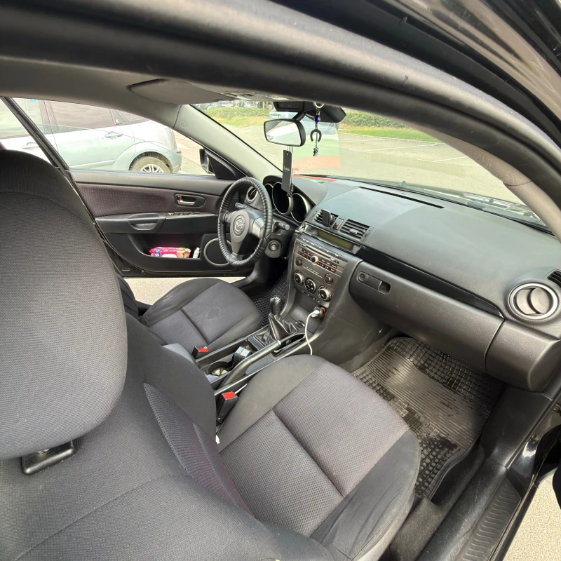 Mazda 3 1.6, снимка 9 - Автомобили и джипове - 52904492