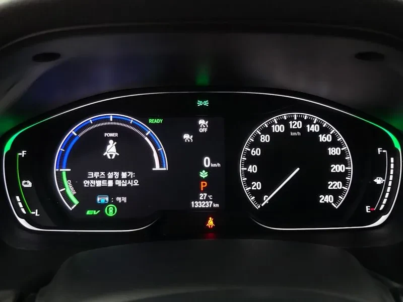Honda Accord 2.0 Hybrid Touring, снимка 8 - Автомобили и джипове - 55738974
