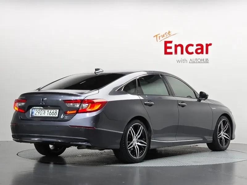 Honda Accord 2.0 Hybrid Touring, снимка 2 - Автомобили и джипове - 55738974