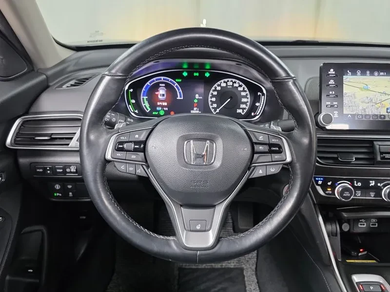 Honda Accord 2.0 Hybrid Touring, снимка 14 - Автомобили и джипове - 55738974