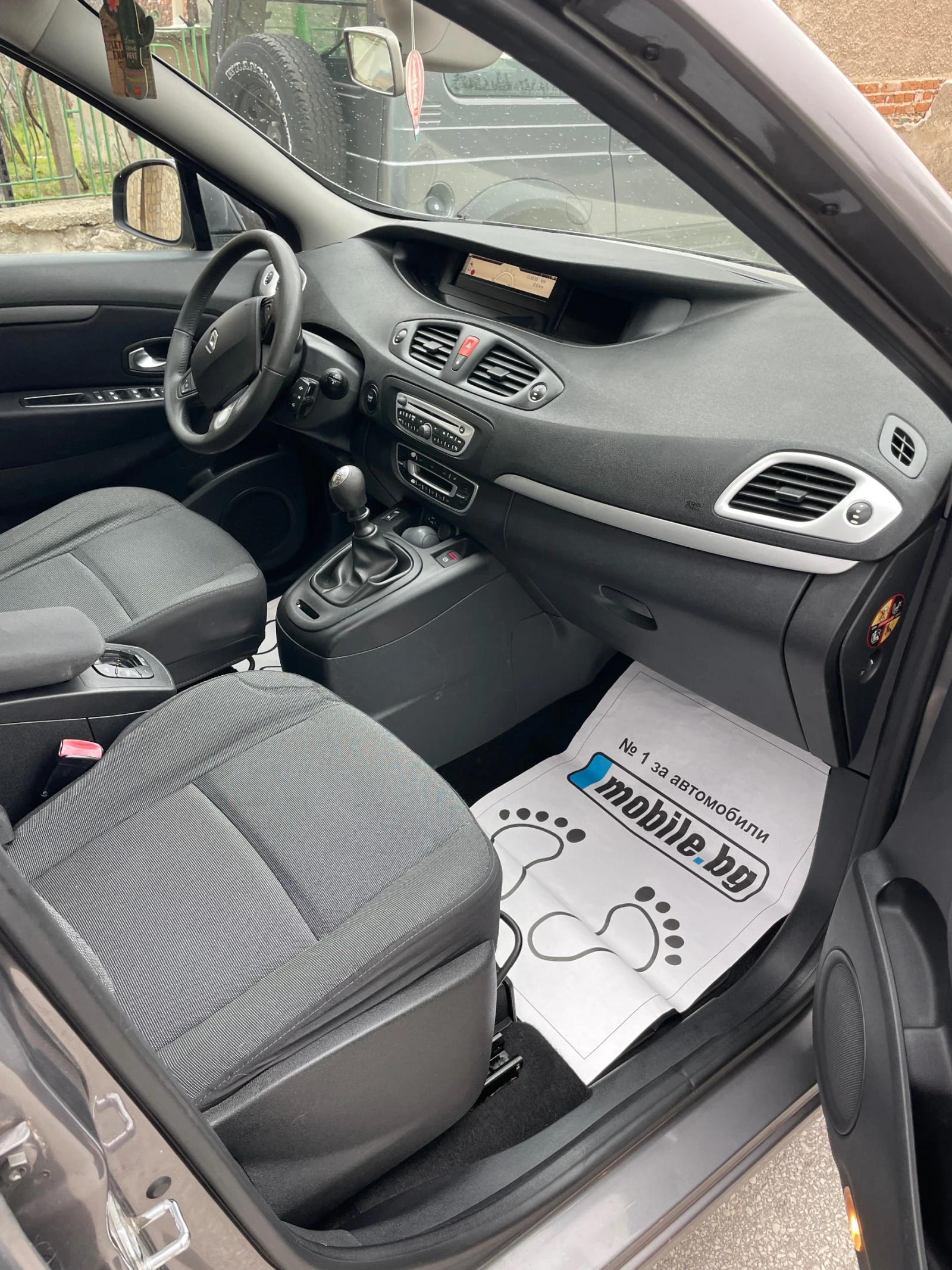 Renault Grand scenic 1.4 TCe 7местен - изображение 10