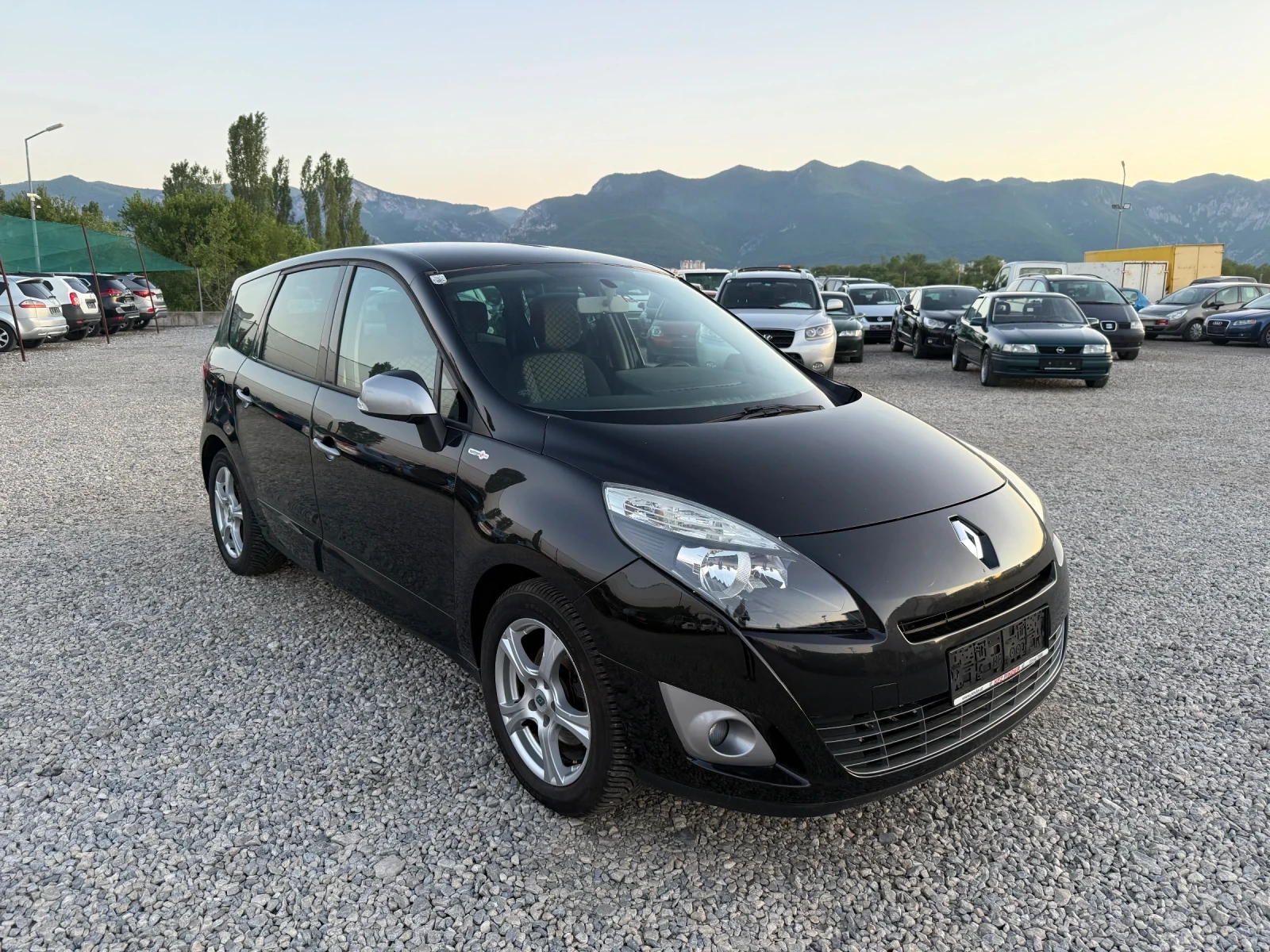 Renault Grand scenic 1.6i-110PS-7-МЕСТЕН-НАВИ - изображение 3