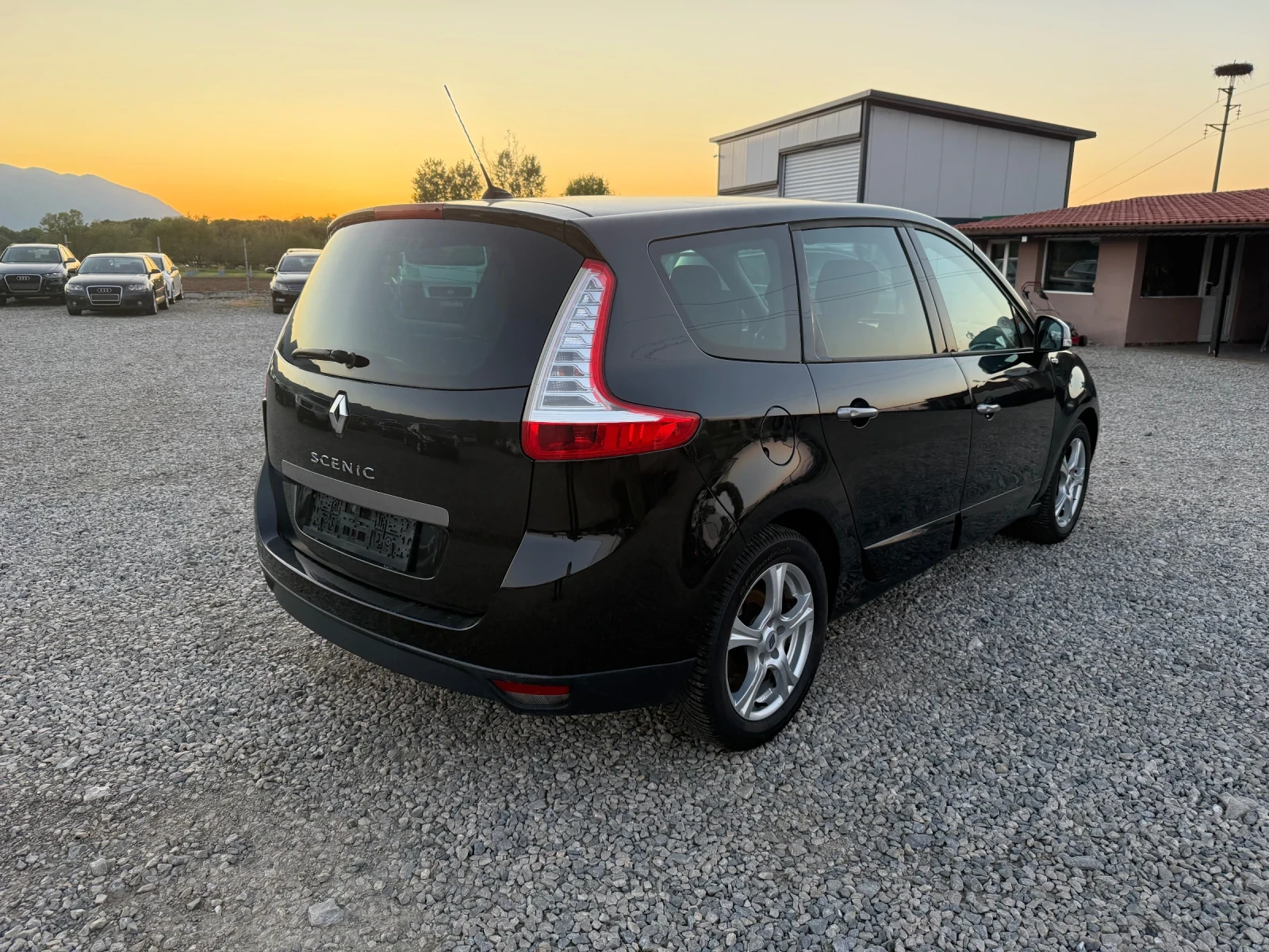 Renault Grand scenic 1.6i-110PS-7-МЕСТЕН-НАВИ - изображение 5