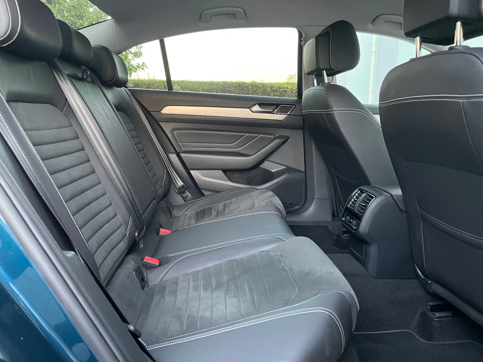 VW Passat 2.0 TDI DSG Elegance в Гаранция - изображение 10