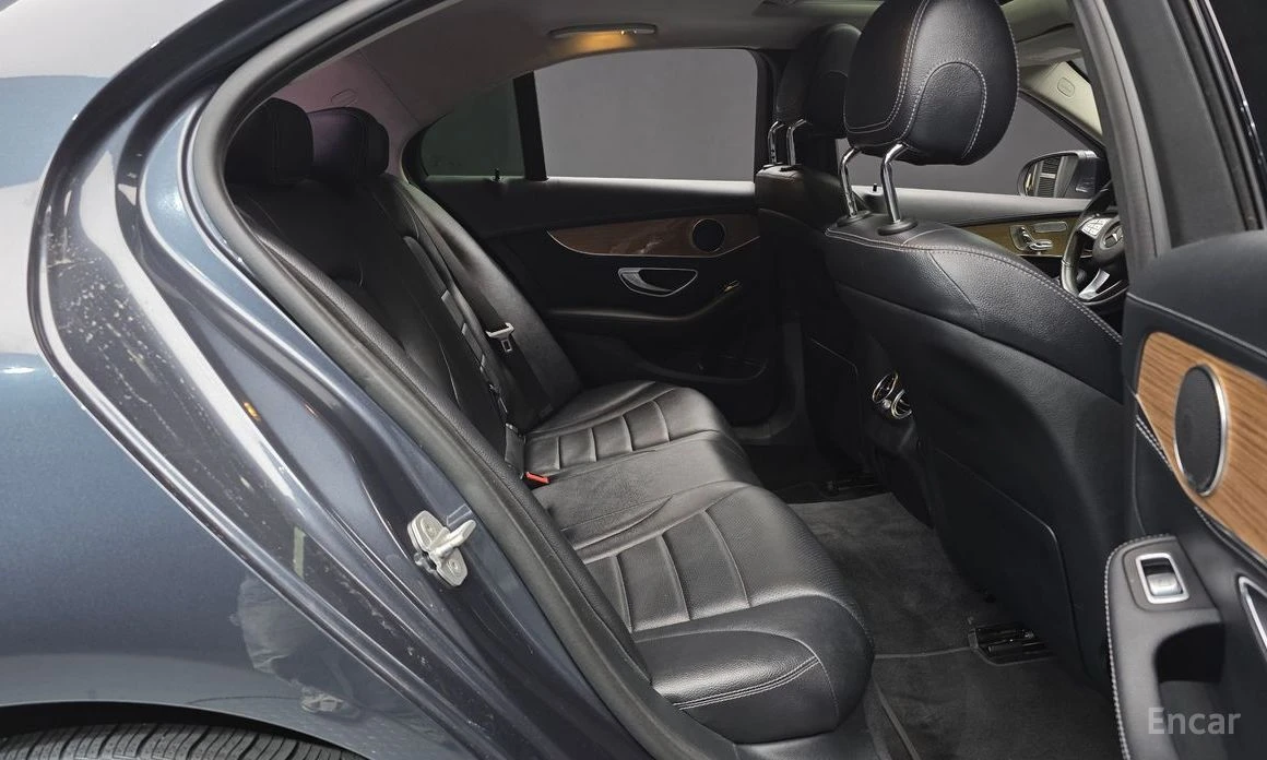 Mercedes-Benz C 220, снимка 12 - Автомобили и джипове - 53735162