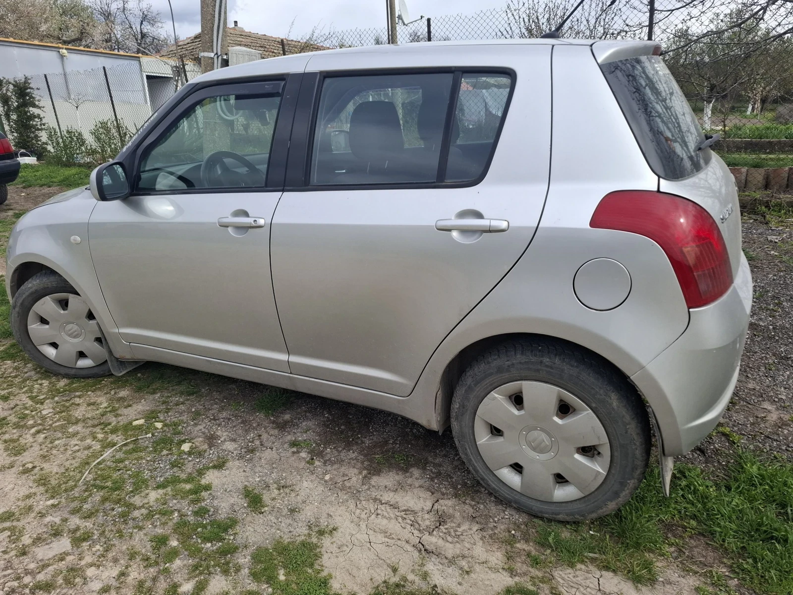 Suzuki Swift 4x4, снимка 2 - Автомобили и джипове - 54124547
