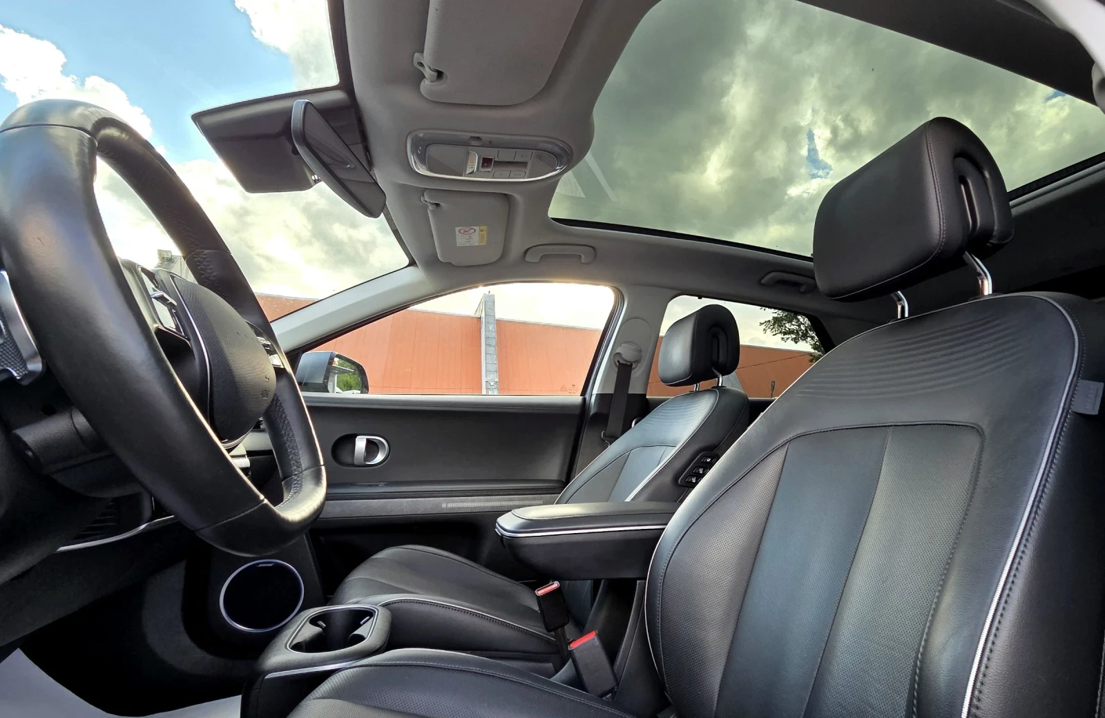 Hyundai Ioniq 5 AWD/73KWh/Uniq/Pano/Long Range, снимка 9 - Автомобили и джипове - 54530309