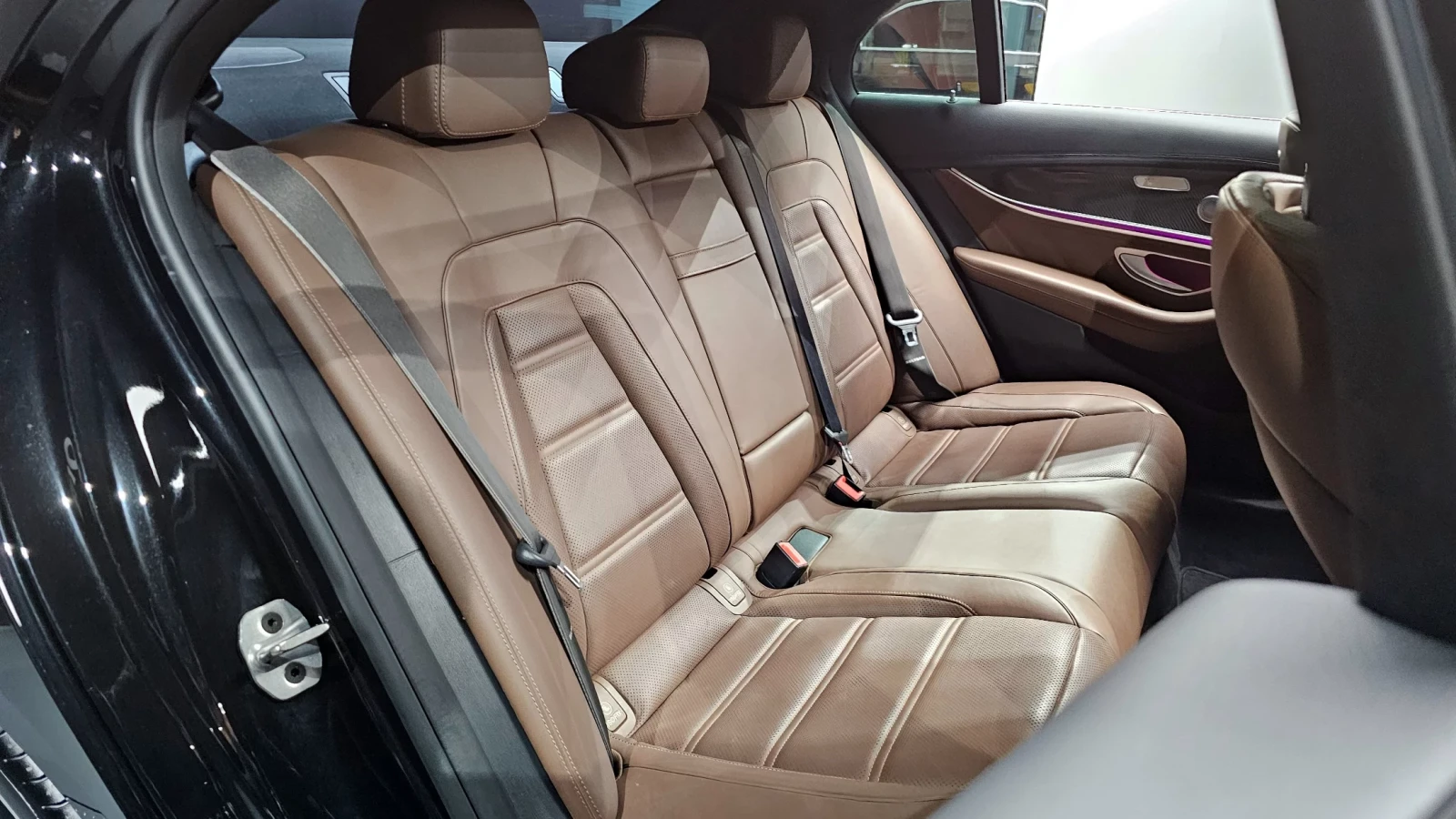 Mercedes-Benz E 63 AMG burmester* multibeam led* Parking Assist, снимка 11 - Автомобили и джипове - 54656020