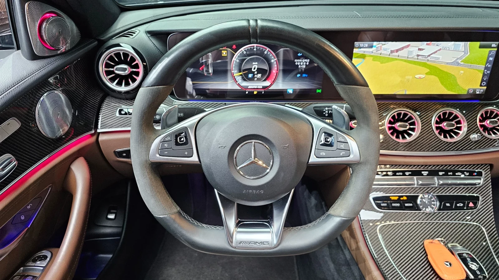 Mercedes-Benz E 63 AMG burmester* multibeam led* Parking Assist, снимка 9 - Автомобили и джипове - 54656020