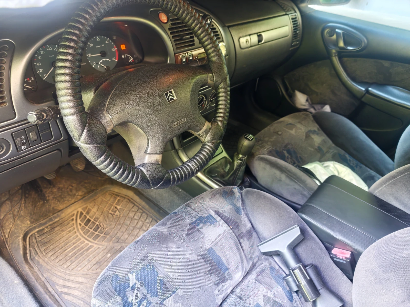 Citroen Xsara Хечбек , снимка 4 - Автомобили и джипове - 54681984