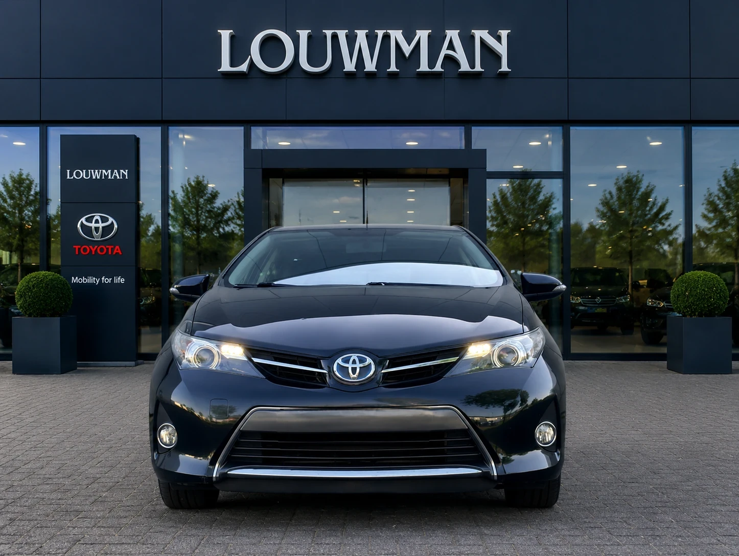 Toyota Auris 1.8 Hybrid, панорама, снимка 14 - Автомобили и джипове - 54707405
