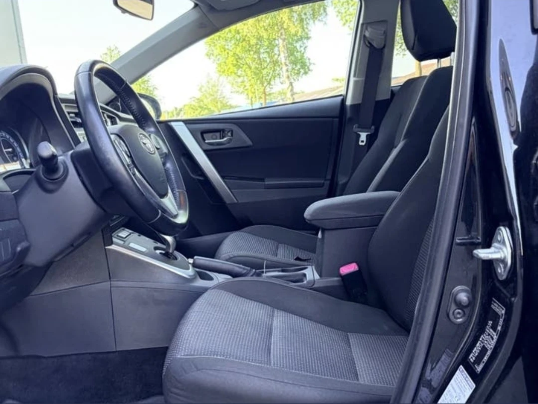 Toyota Auris 1.8 Hybrid, панорама, снимка 9 - Автомобили и джипове - 54707405