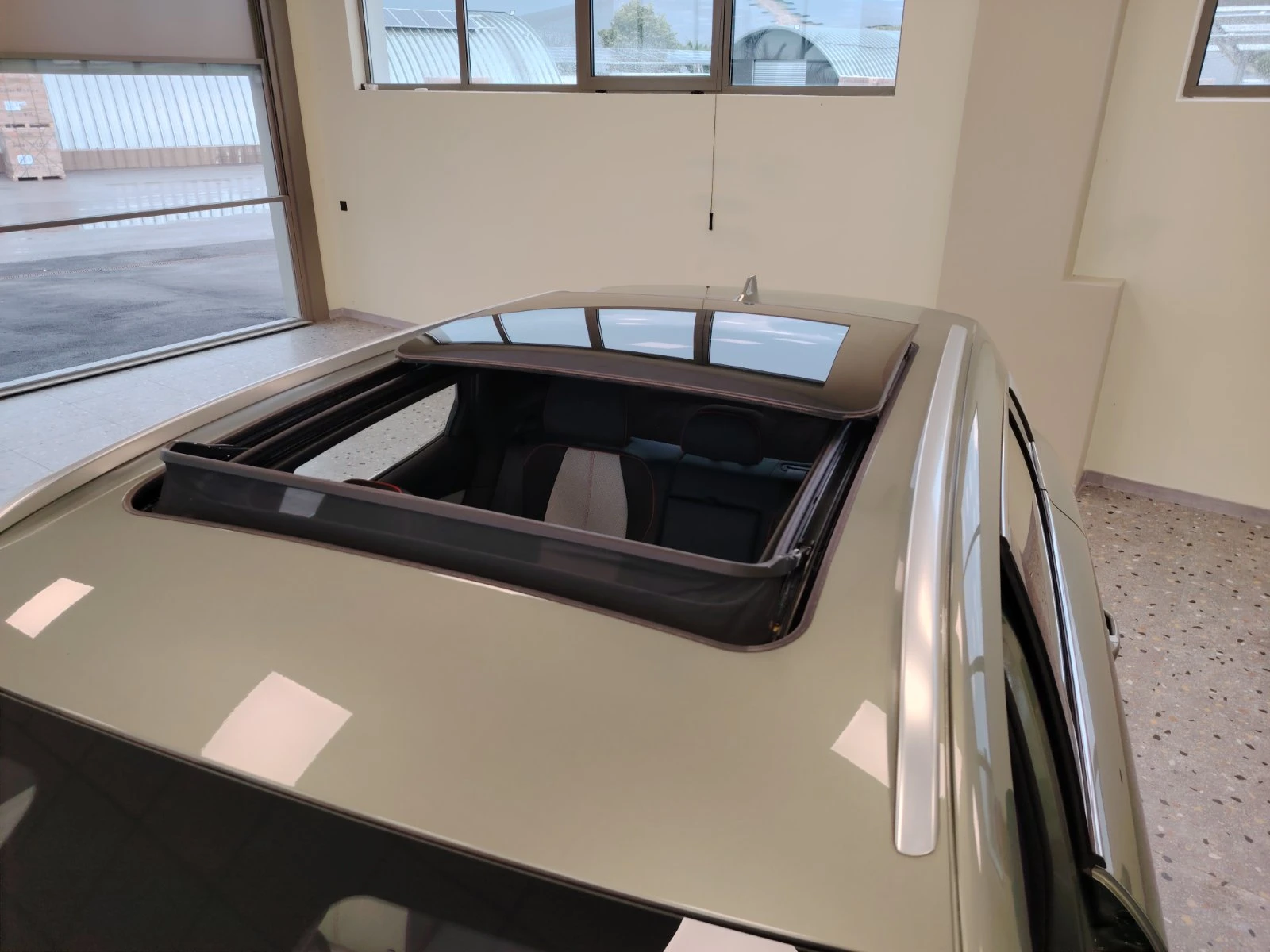 BYD Atto3 64kWh 204кс, снимка 14 - Автомобили и джипове - 54786642