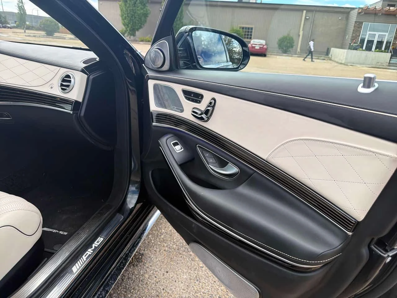 Mercedes-Benz S 63 /360/DIS/3D BURMESTER/ HUD / NIGHT VISION , снимка 16 - Автомобили и джипове - 54978485