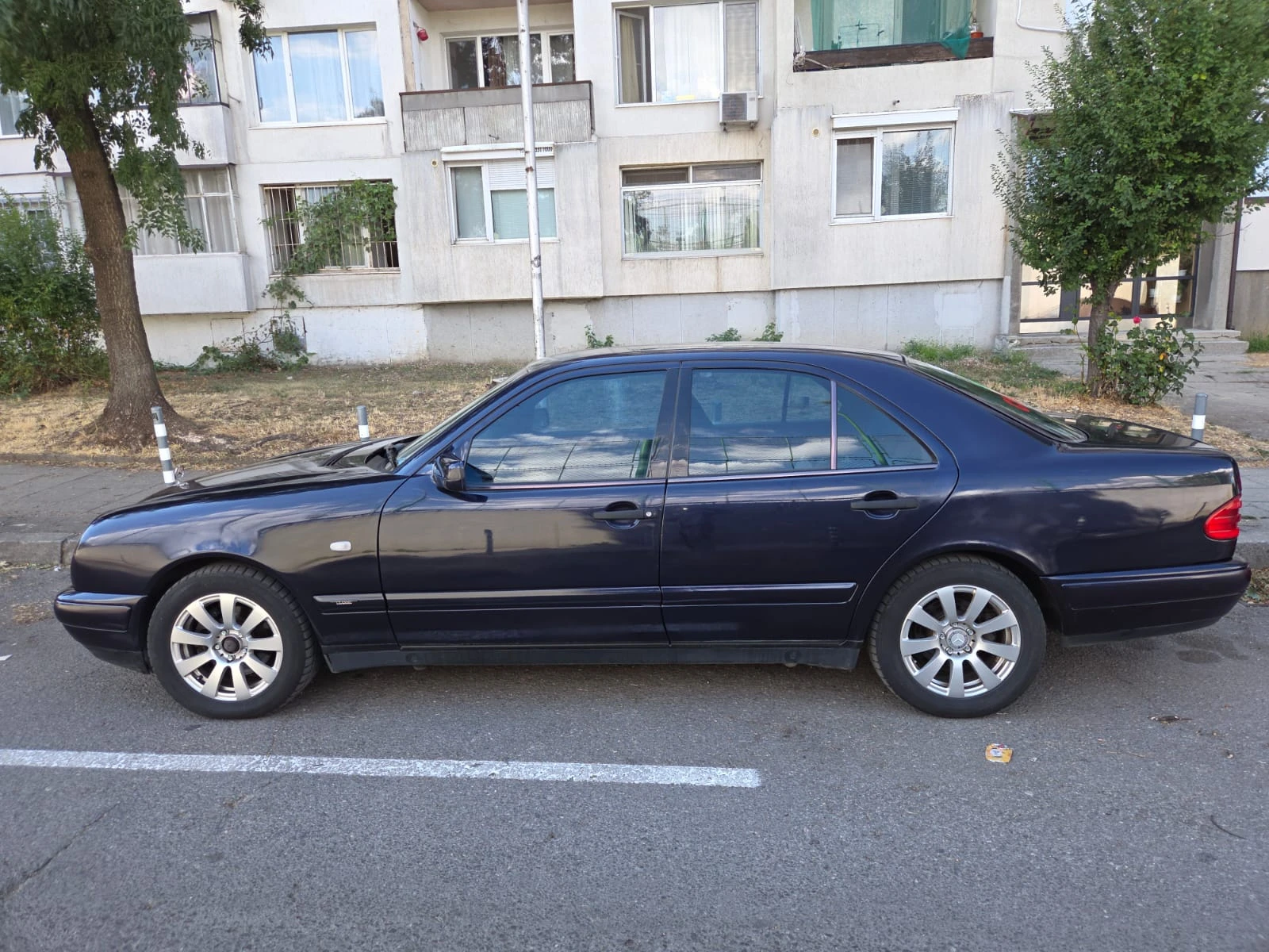 Mercedes-Benz E 250, снимка 3 - Автомобили и джипове - 55774223