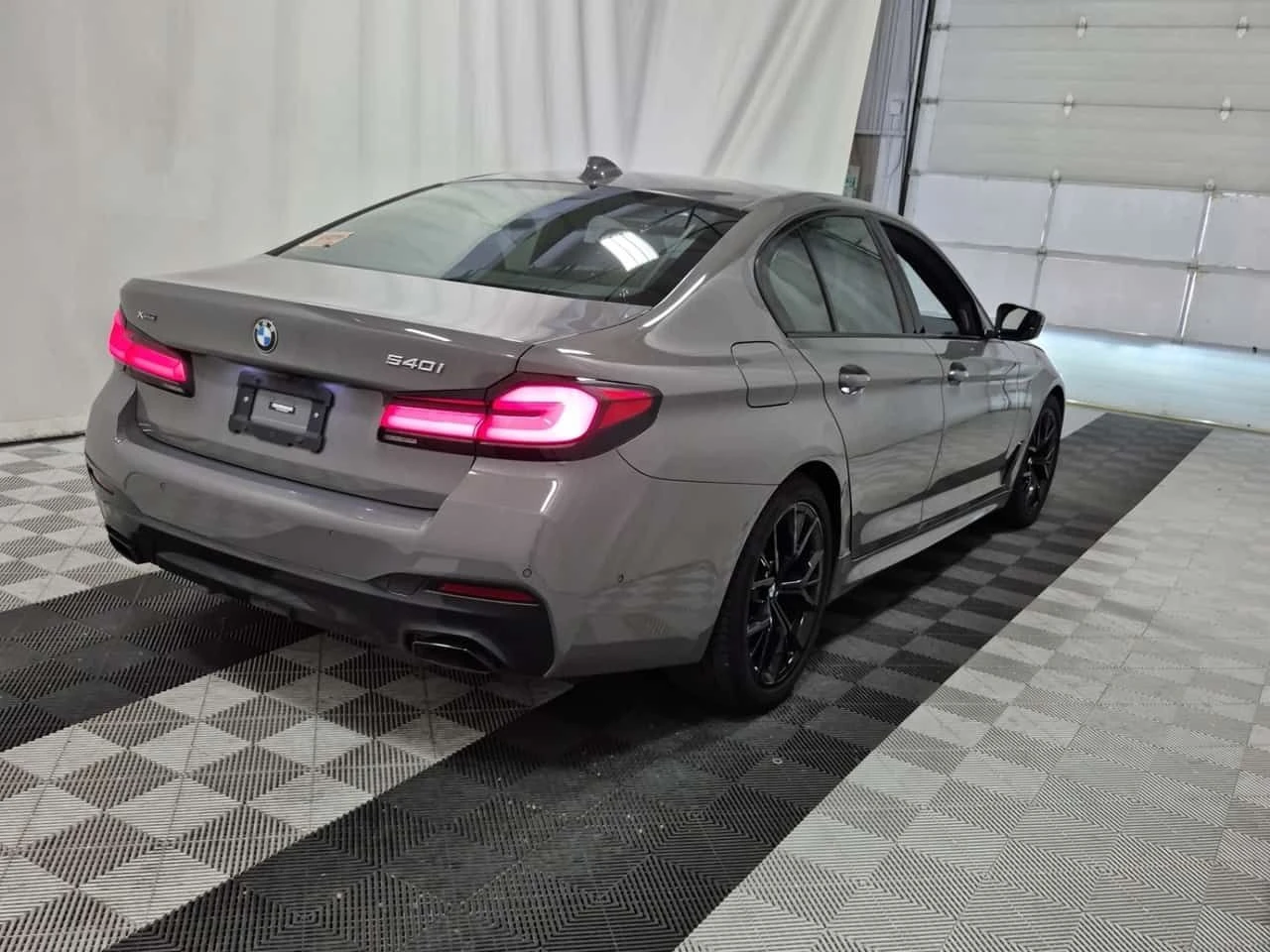 BMW 540 M-Sport * Без инциденти * CARFAX * От BMW * , снимка 3 - Автомобили и джипове - 55584798