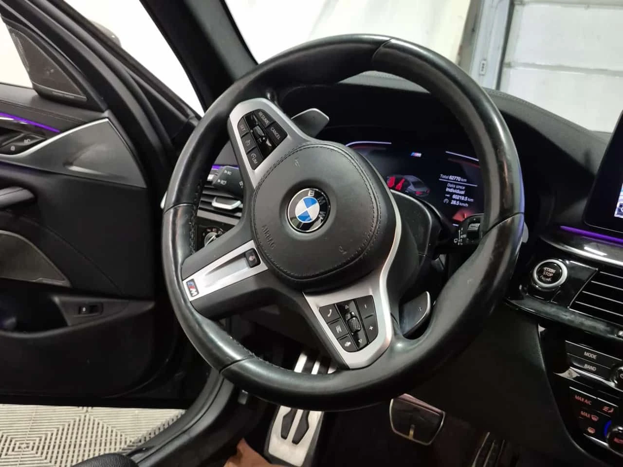 BMW 540 M-Sport * Без инциденти * CARFAX * От BMW * , снимка 6 - Автомобили и джипове - 55584798