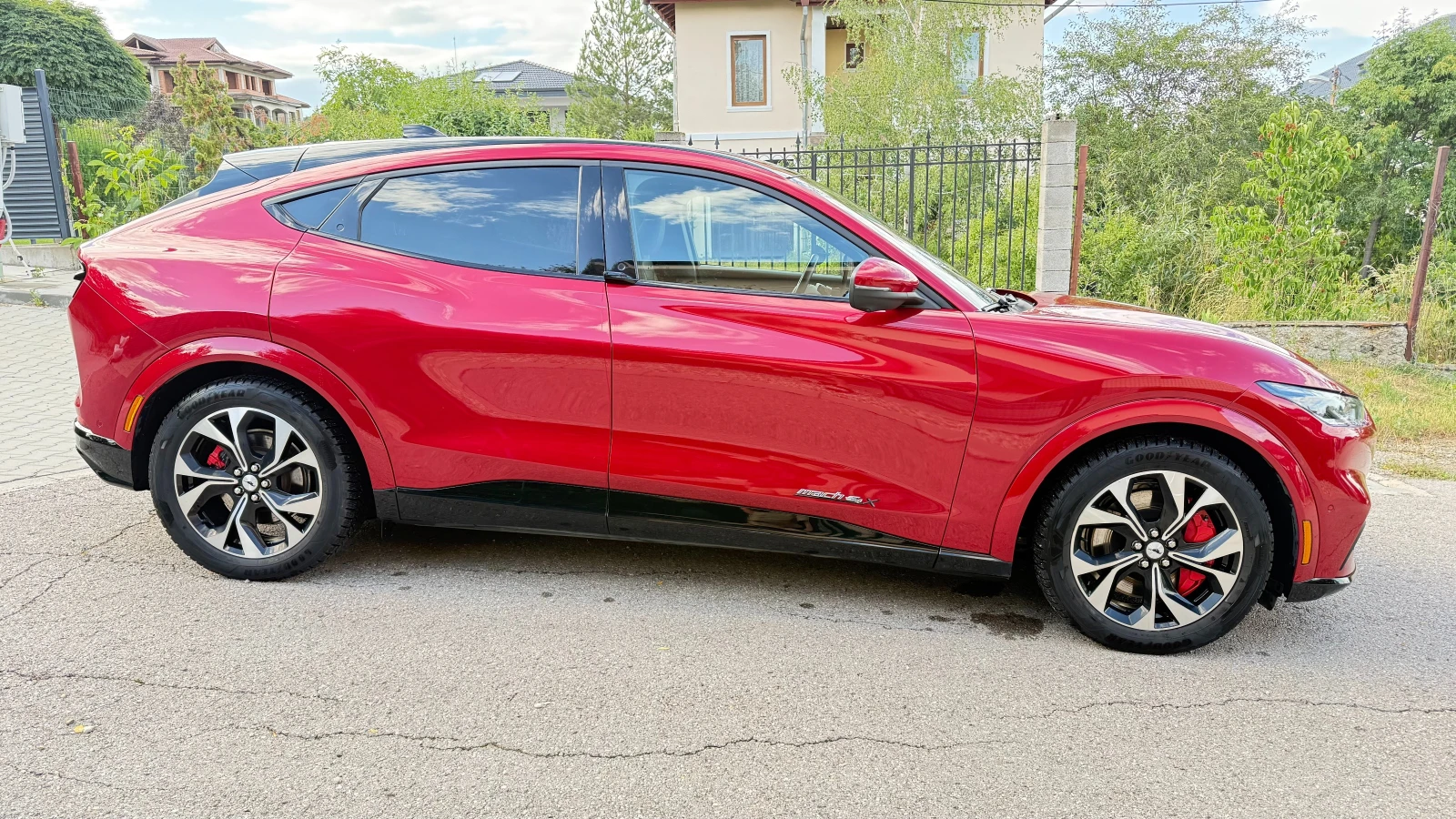 Ford Mustang Mach-E, снимка 6 - Автомобили и джипове - 55750691