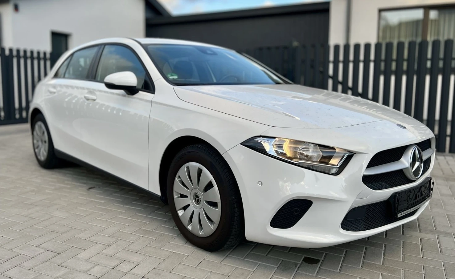 Mercedes-Benz A 180, снимка 2 - Автомобили и джипове - 56012537