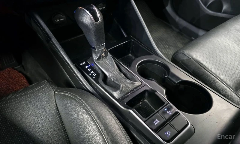 Hyundai Tucson, снимка 9 - Автомобили и джипове - 53185922