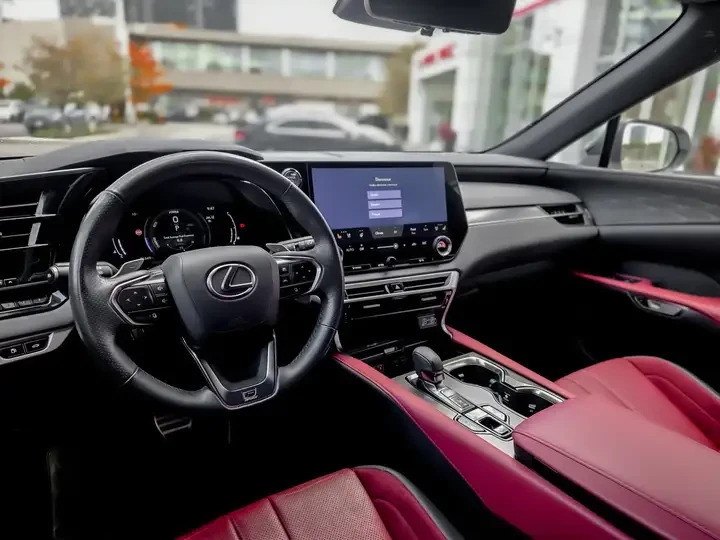 Lexus RX 500h F SPORT/LANE ASSIST/KEYLESS/ПОДГРЕВ/ОБДУХВАНЕ - изображение 8