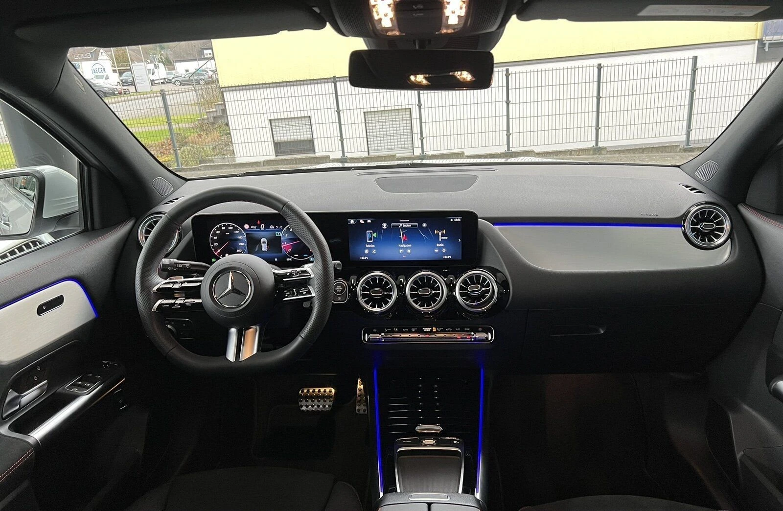 Mercedes-Benz GLA 220 d 4Matic = AMG Line= Premium Package Гаранция - изображение 10