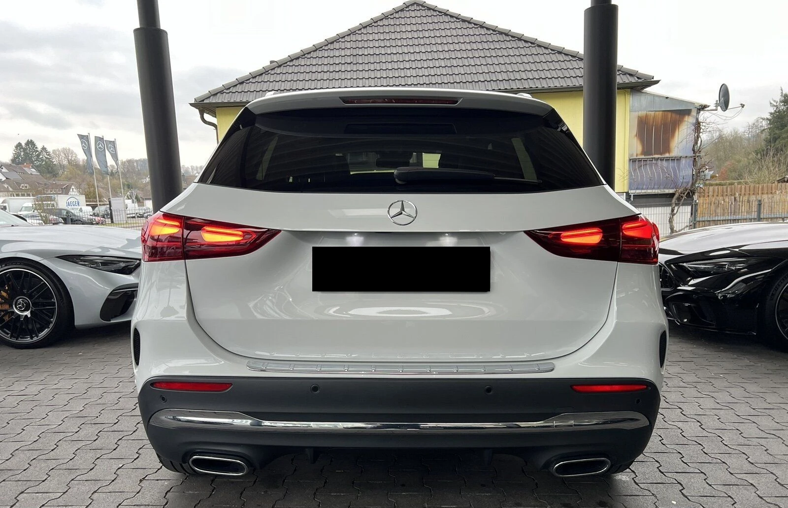 Mercedes-Benz GLA 220 d 4Matic = AMG Line= Premium Package Гаранция - изображение 2