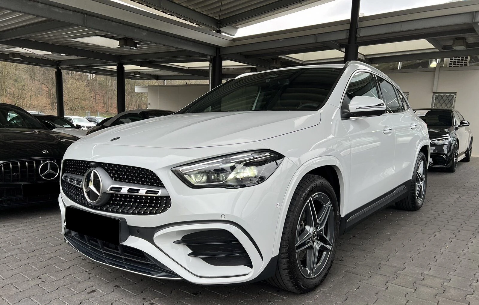 Mercedes-Benz GLA 220 d 4Matic = AMG Line= Premium Package Гаранция - изображение 3