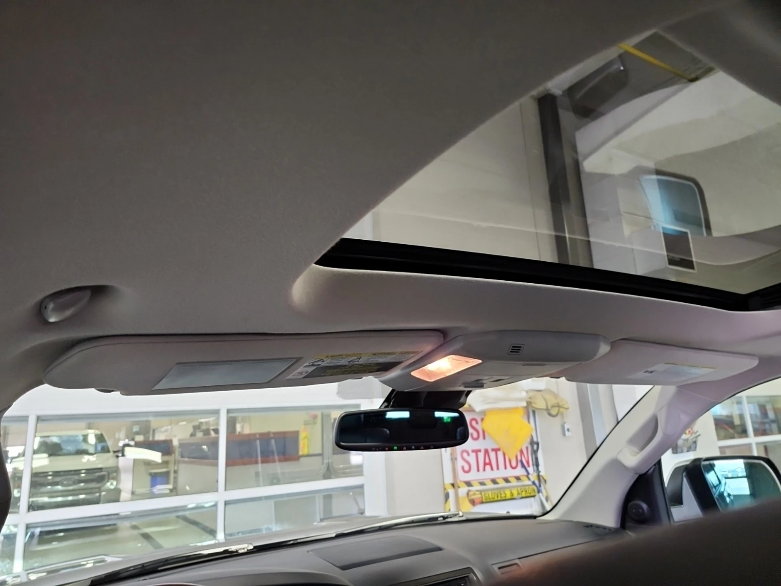 Toyota Sequoia * CARFAX * БЕЗ ПЪРВОНАЧАЛНА ВНОСКА - изображение 8