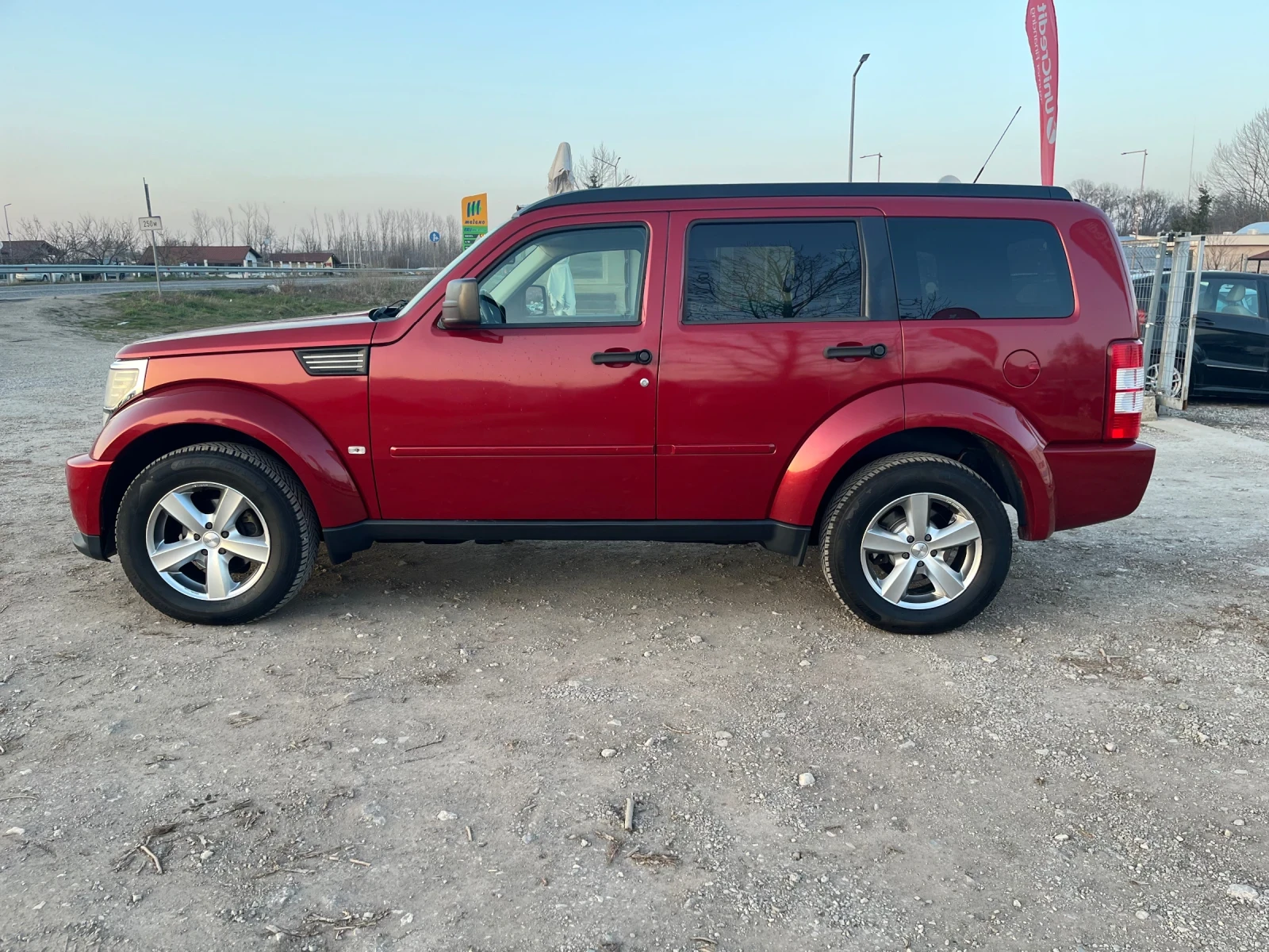 Dodge Nitro 2.8TDI-4x4-AVTOMAT, снимка 12 - Автомобили и джипове - 53854080
