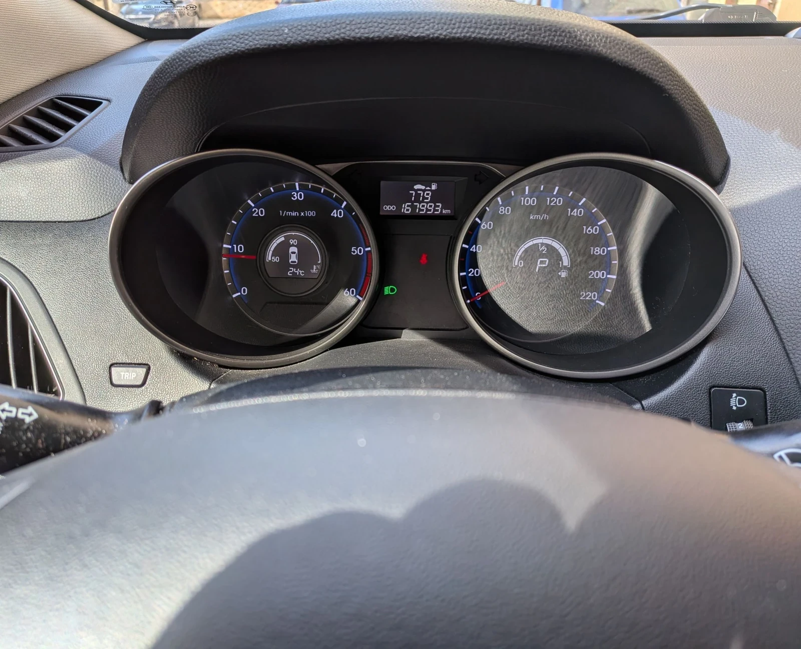 Hyundai IX35 2.0, 184 кс, Автомат, 4х4, снимка 13 - Автомобили и джипове - 54231601