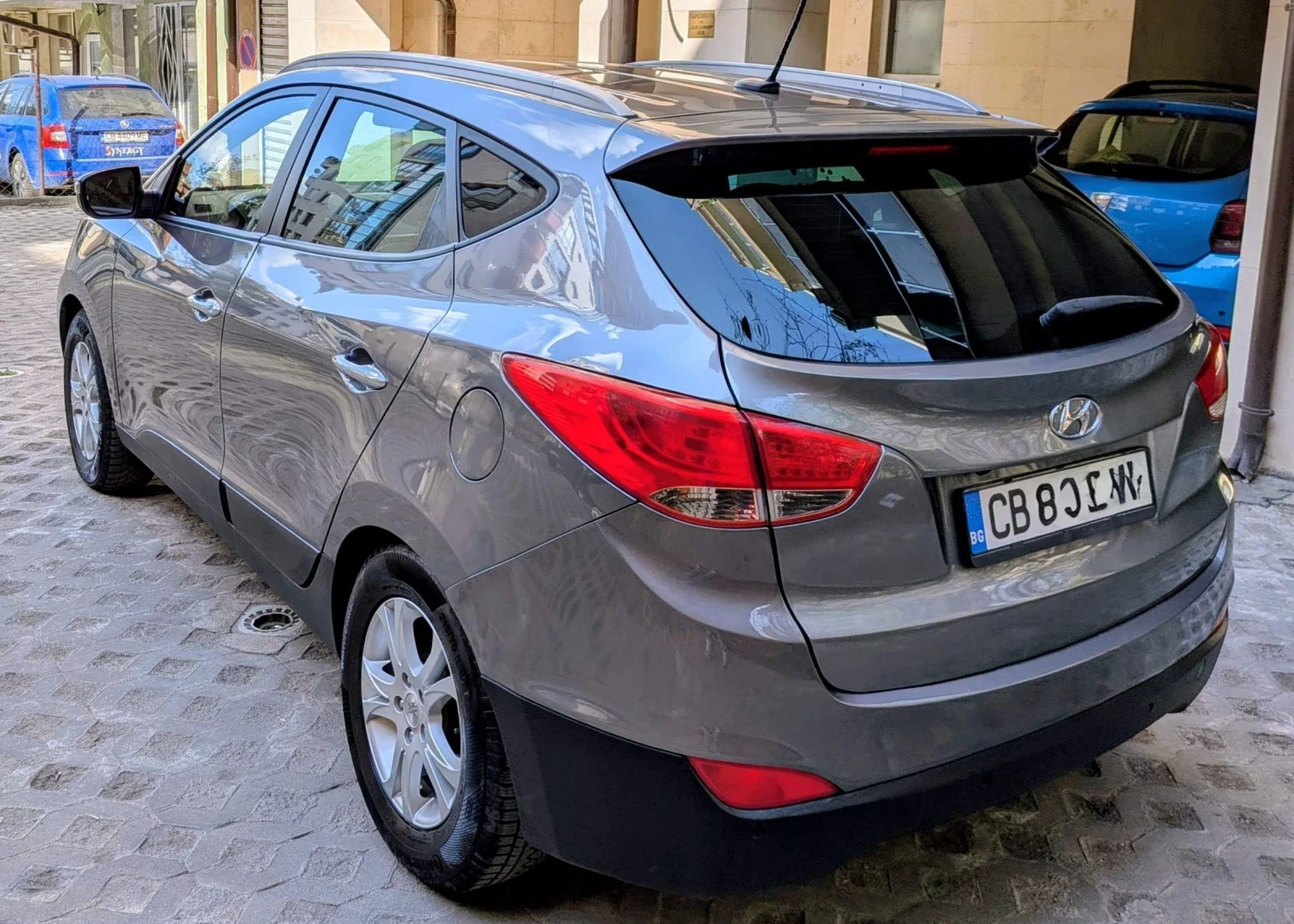 Hyundai IX35 2.0, 184 кс, Автомат, 4х4, снимка 3 - Автомобили и джипове - 54231601