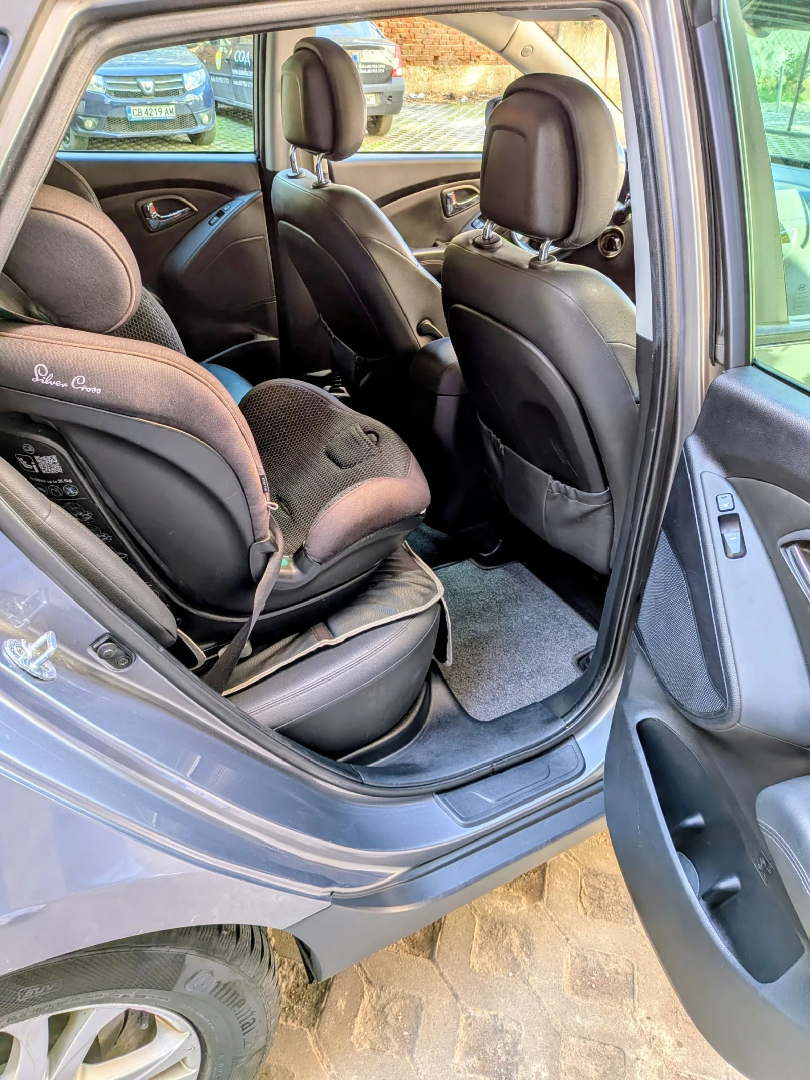 Hyundai IX35 2.0, 184 кс, Автомат, 4х4, снимка 11 - Автомобили и джипове - 54231601