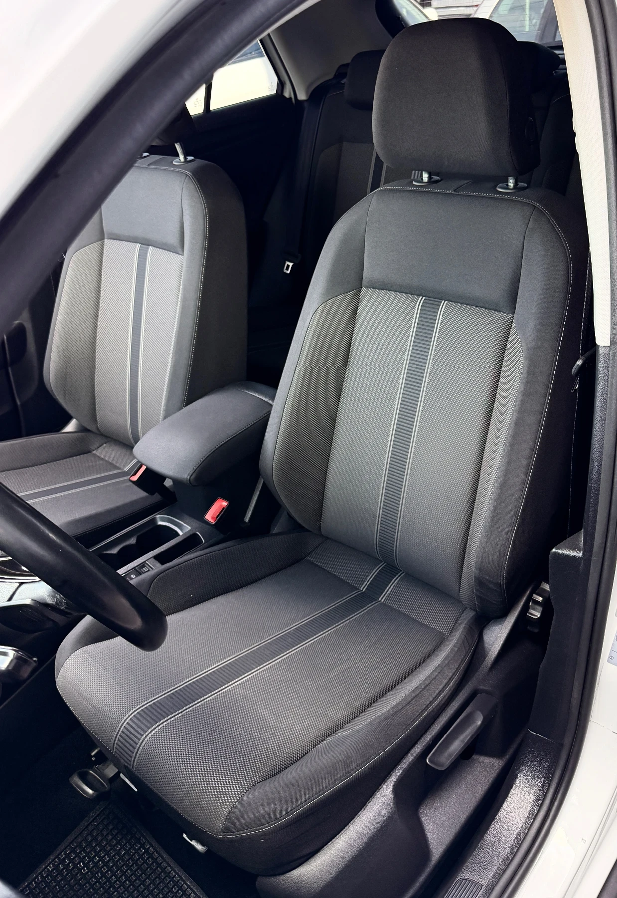 VW T-Roc 69 900км / автоматик / CarPlay , снимка 9 - Автомобили и джипове - 54724937